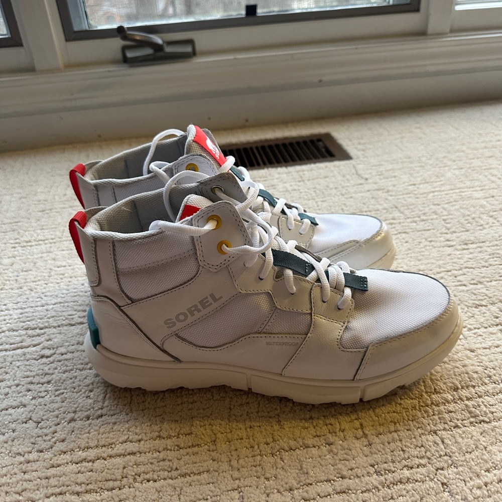 Sorel Women's White and Red Athletic Sneakers